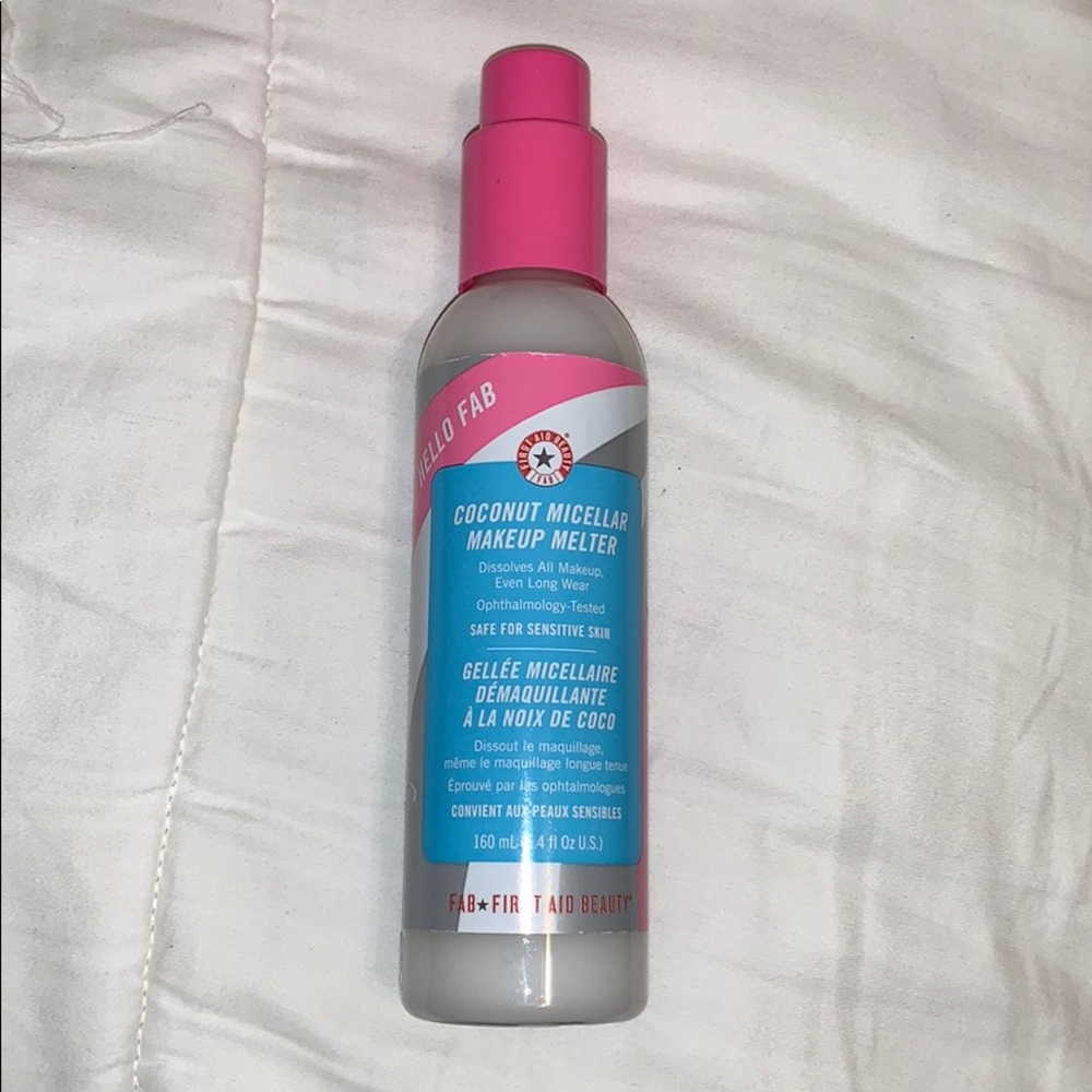 🥥First Aid Beauty Coconut Micellar Makeup Melter